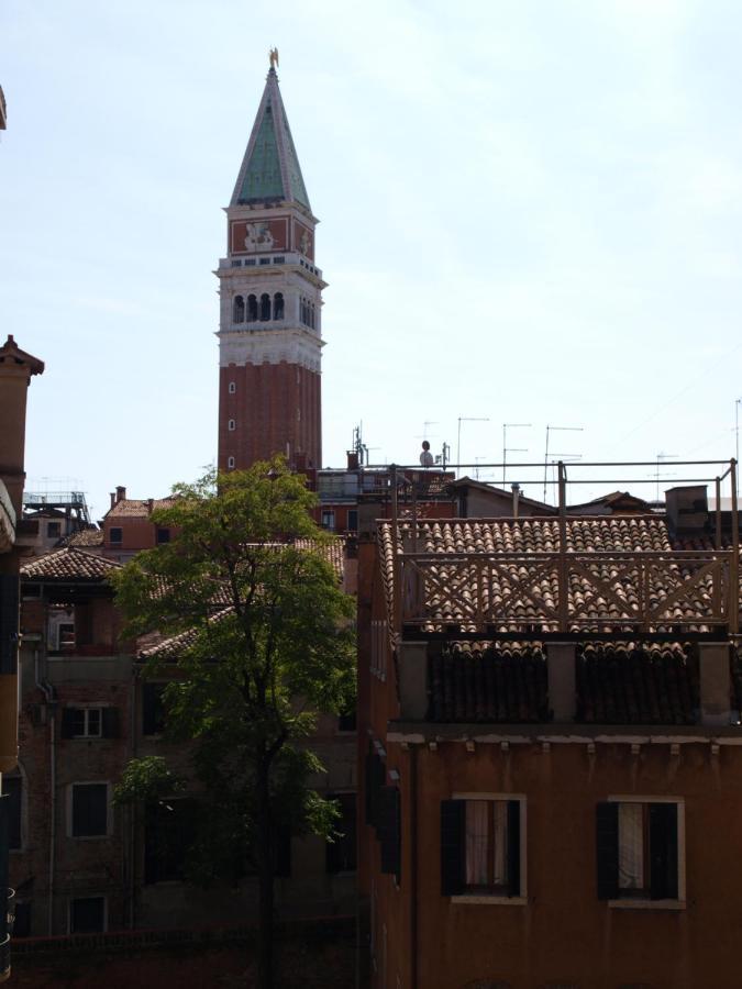 Al Pozzo Dei Scoacamini, 100 M From San Marco, Ground Floor Appartamento