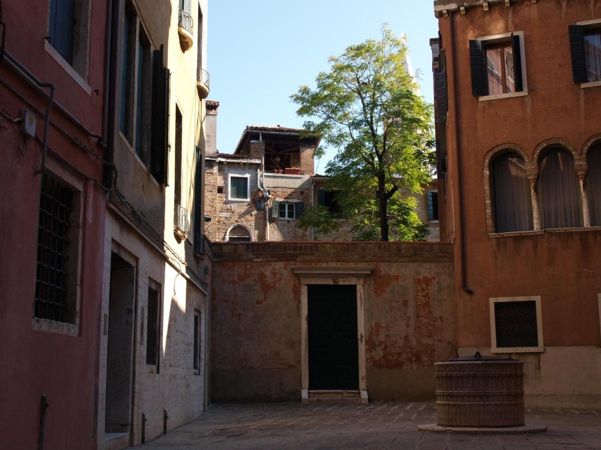 Al Pozzo Dei Scoacamini, 100 M From San Marco, Ground Floor Apartamento Venecia